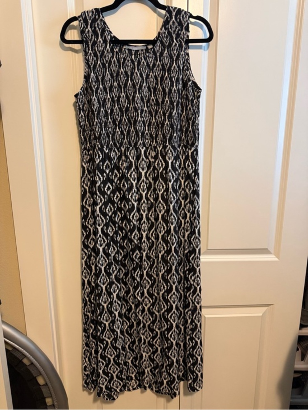 NY Collection Black & White Sleeveless Patterned Maxi Dress